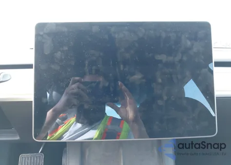 2021 Tesla Model 3 Standard Range Plus Rear-Wheel Drive from USA, damaged, VIN 5YJ3E1EA5MF850574